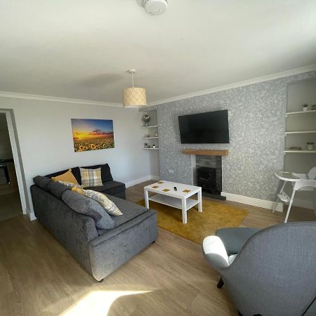 Immaculate One Bedroom Home With Private Parking Swansea Exterior foto