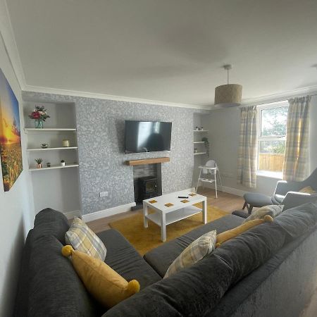 Immaculate One Bedroom Home With Private Parking Swansea Exterior foto